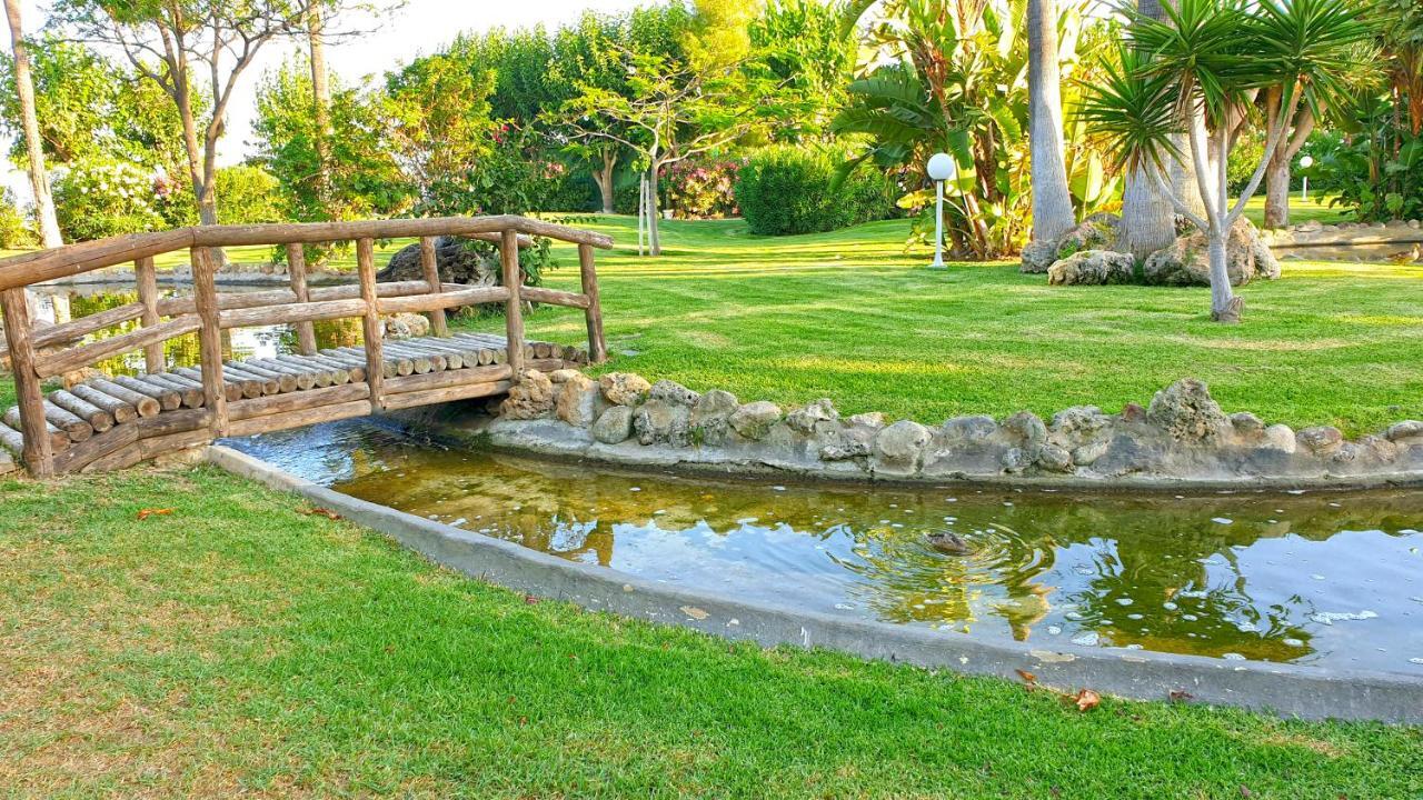 Golf Coast Los Alamos, Primera Linea De Playa توريمولينوس المظهر الخارجي الصورة
